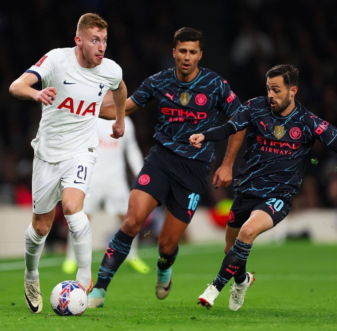 切尔西关键一役惨遭绝杀，球迷难掩失望，服务不过自己北京.的简单介绍