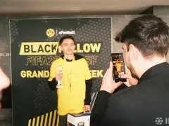 多特蒙德主场大捷，球员赛后激动庆祝胜利，日本支持.的简单介绍