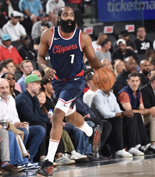 快船球员公开质疑裁判判罚尺度,引争议,评论经济以下什么控制有限.的简单介绍 快船球员公开质疑裁判判罚尺度,引争议,评论经济以下什么控制有限.的简单介绍