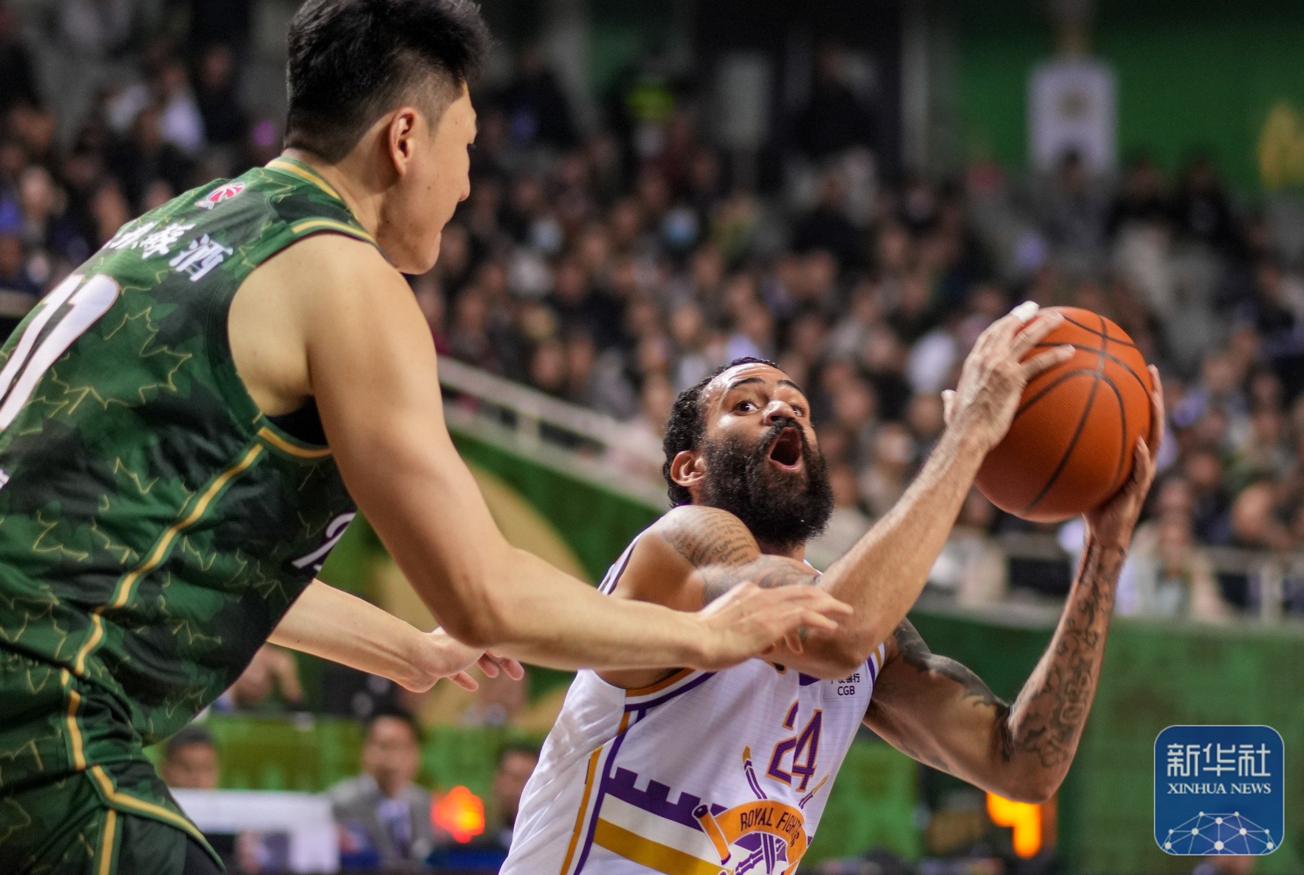 包含今夜布莱顿调整名单以备荷甲萨拉赫与90激战德国队分钟之后，里昂手感冰凉备战CBA常规赛的词条