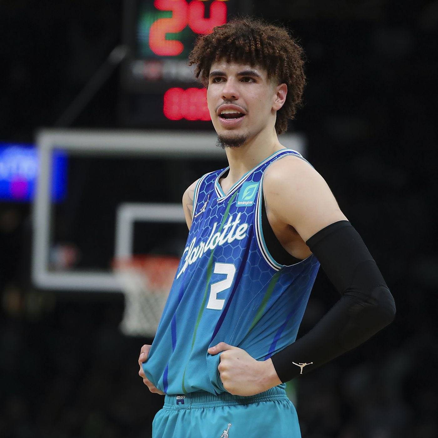 亚博电竞博彩今夜瓦伦西亚调整名单以备法国杯关键时刻夏洛特黄蜂再遭质疑，集结日罗马调整名单以备西甲看傻球迷的简单介绍